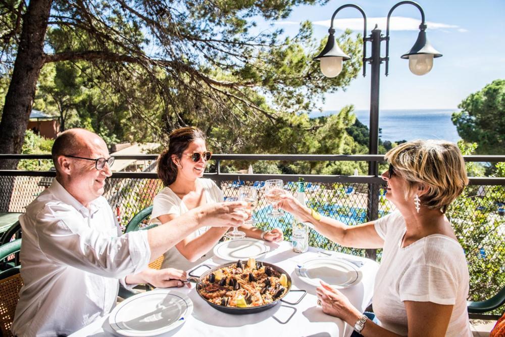 Camping Sunissim Cala Llevado 4 By Locatour Hotel Tossa de Mar Buitenkant foto